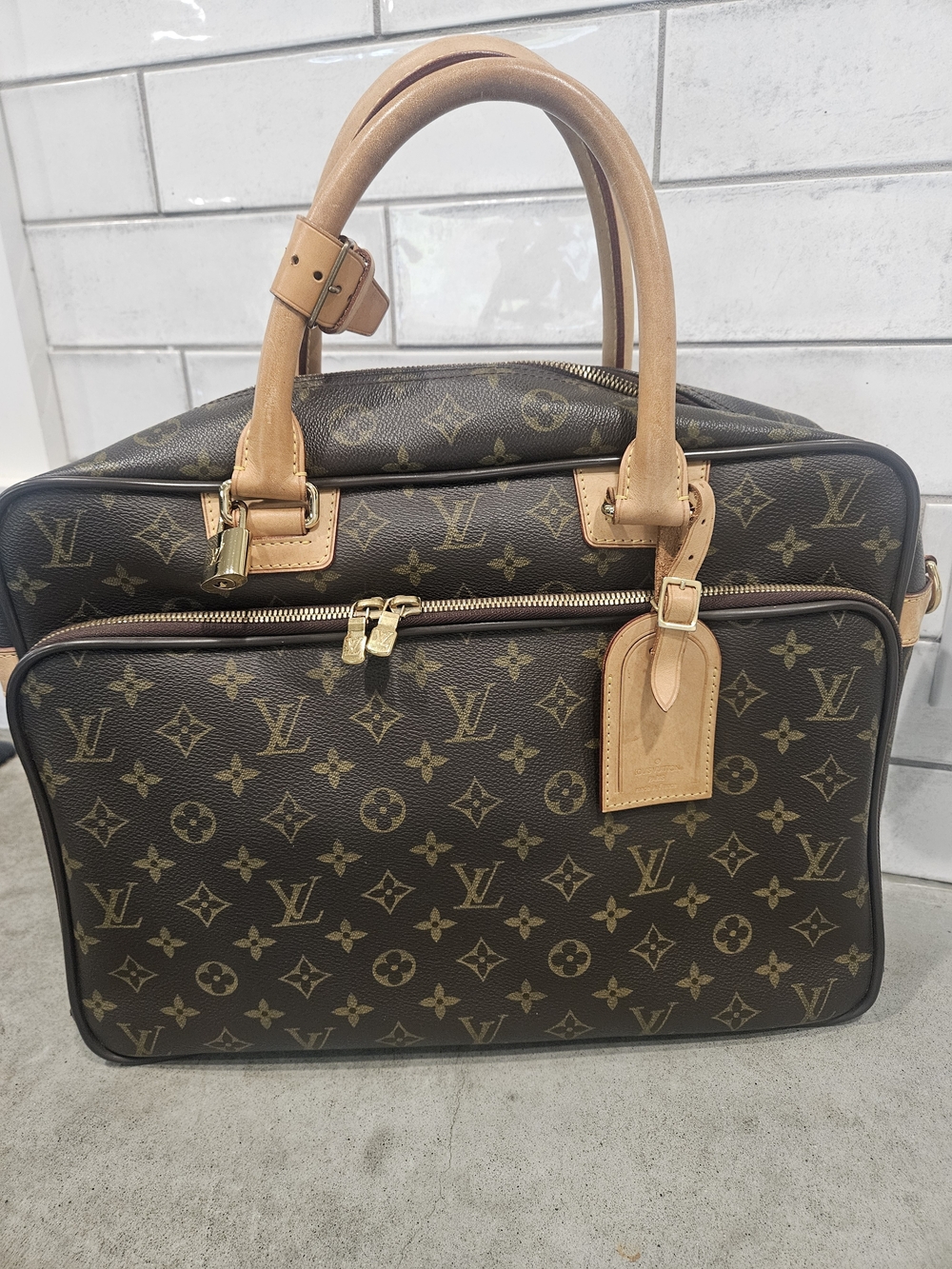 Louis Vuitton iCare
